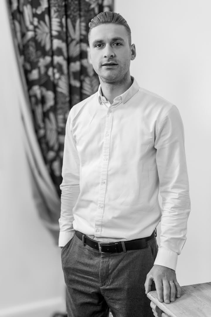 Engjellush FERKO, Courier Engjellush FERKO, Courier